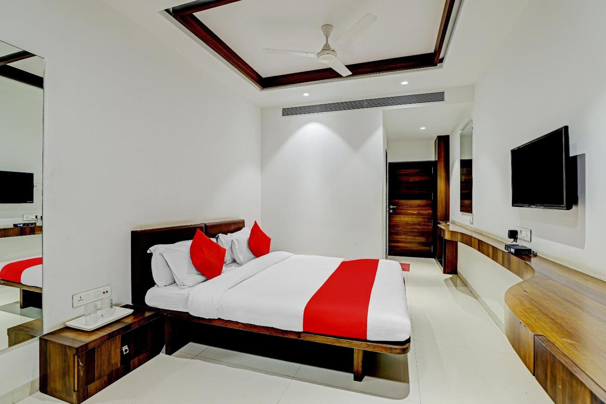 Hotel O Rishta And Jahan Banquet And Rooms Bhatha المظهر الخارجي الصورة